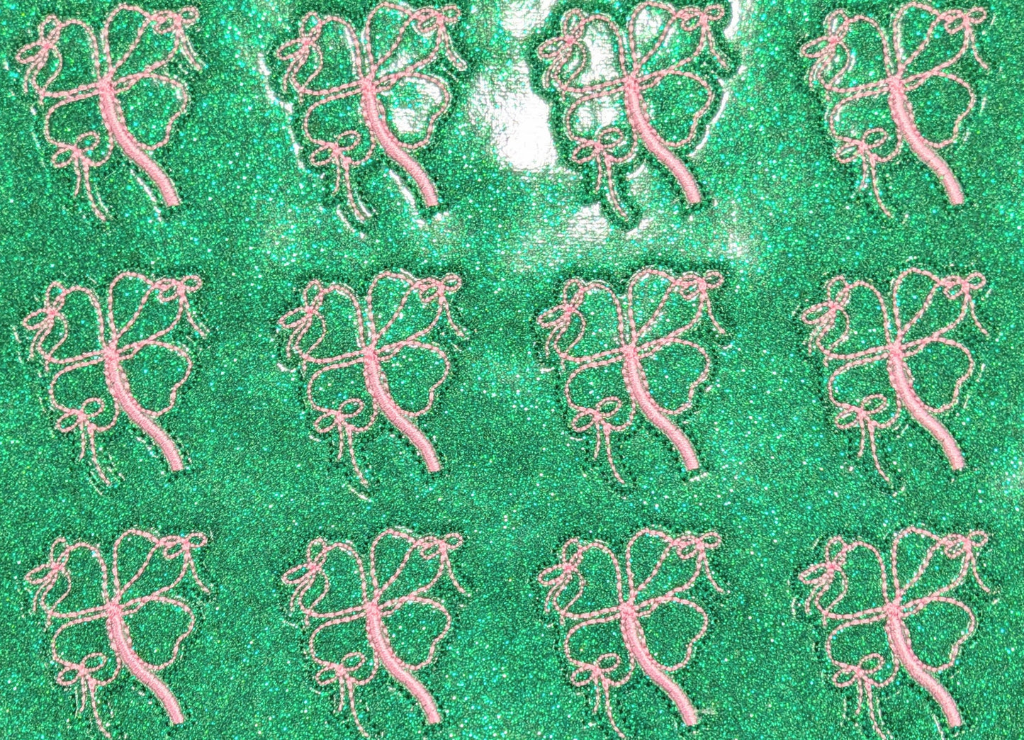 Clover Bow